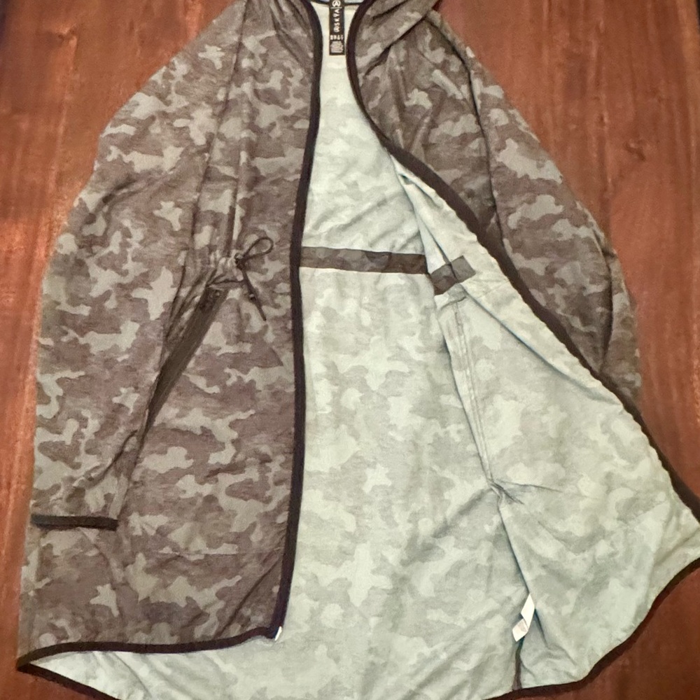 ASKYA Lightweight Hooded Shell Jacket – Camo Print (XS) - Picture 2 of 3
